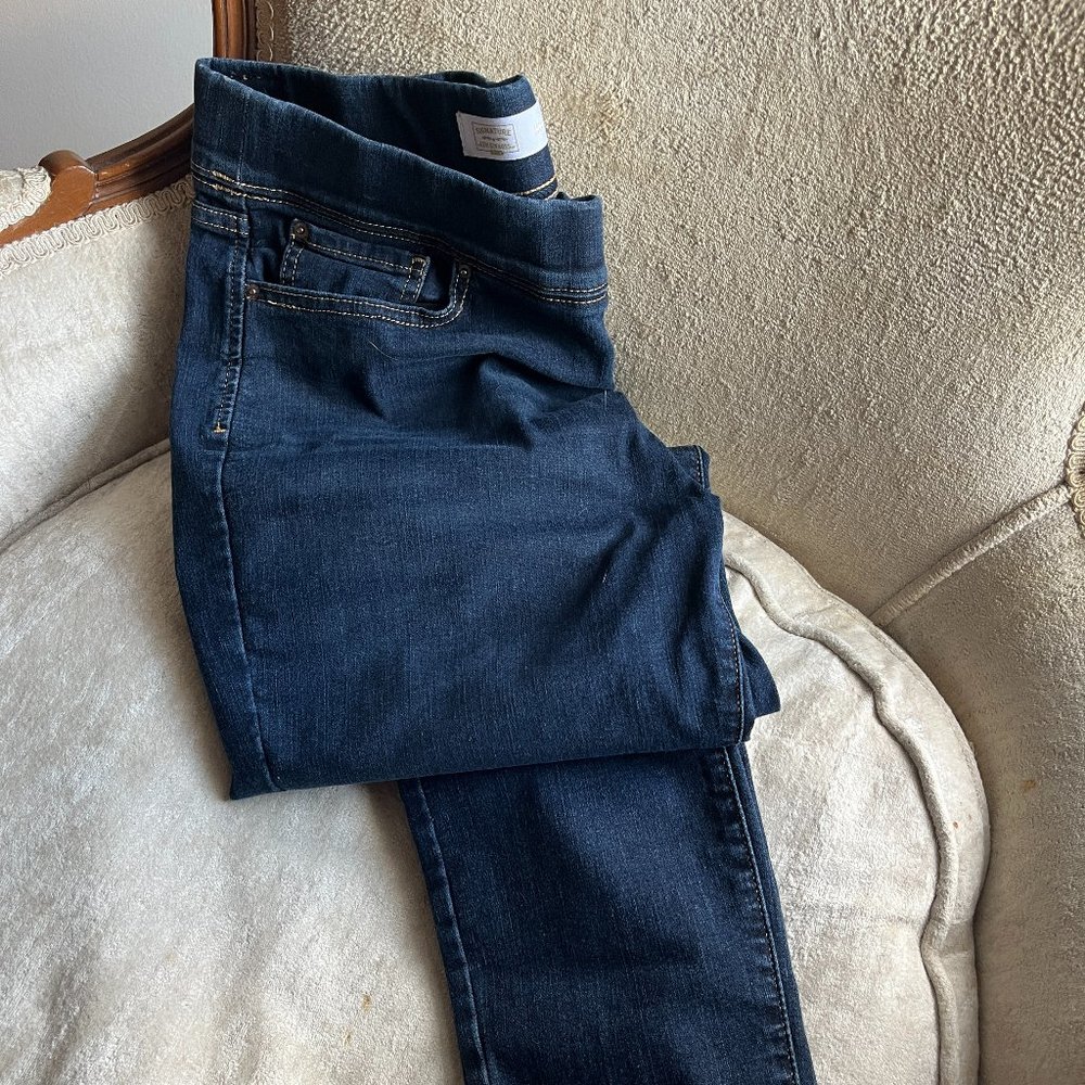 Levi’s Signature Totally Shaping Pull-On Skinny Jeans